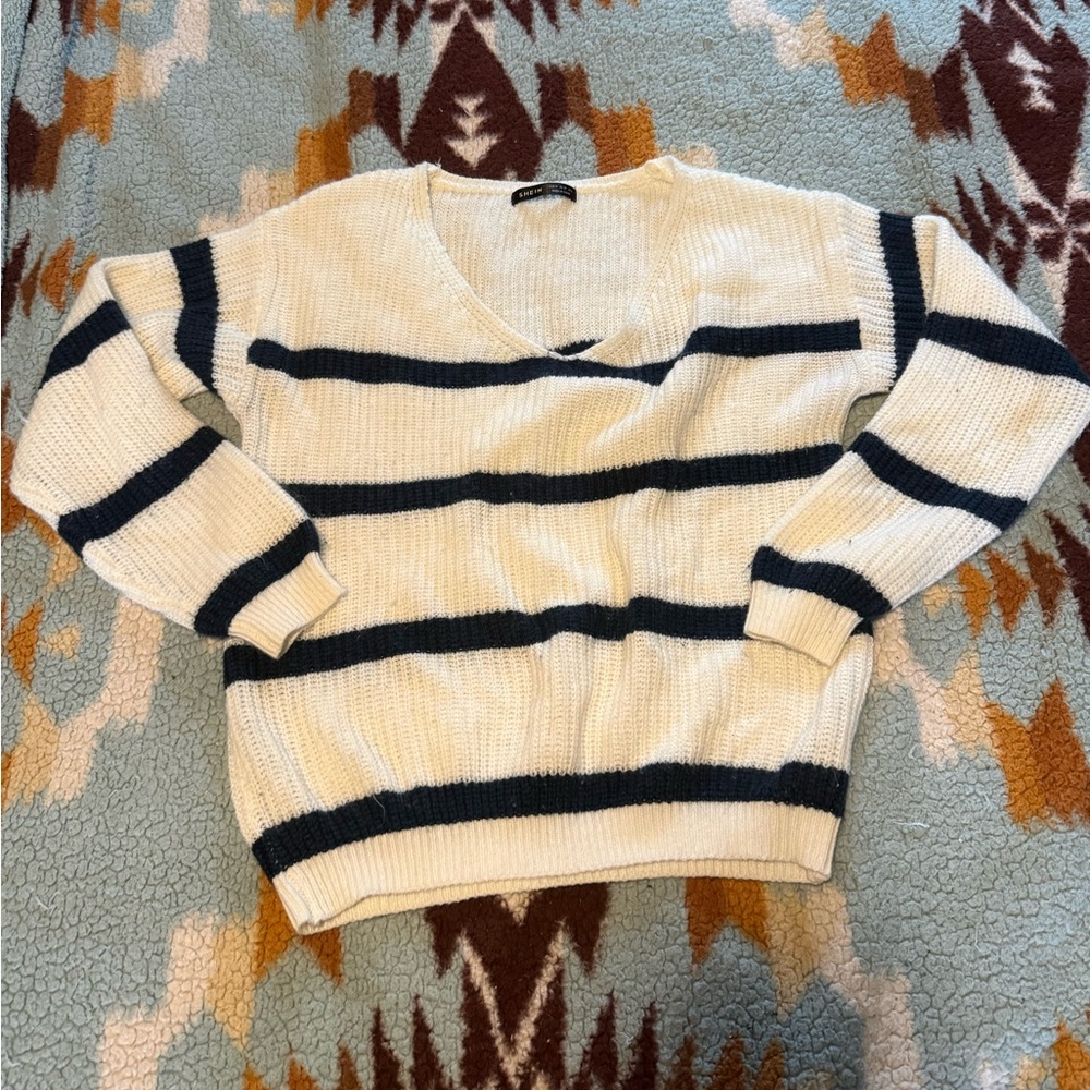 shein blue and white oversized sweater